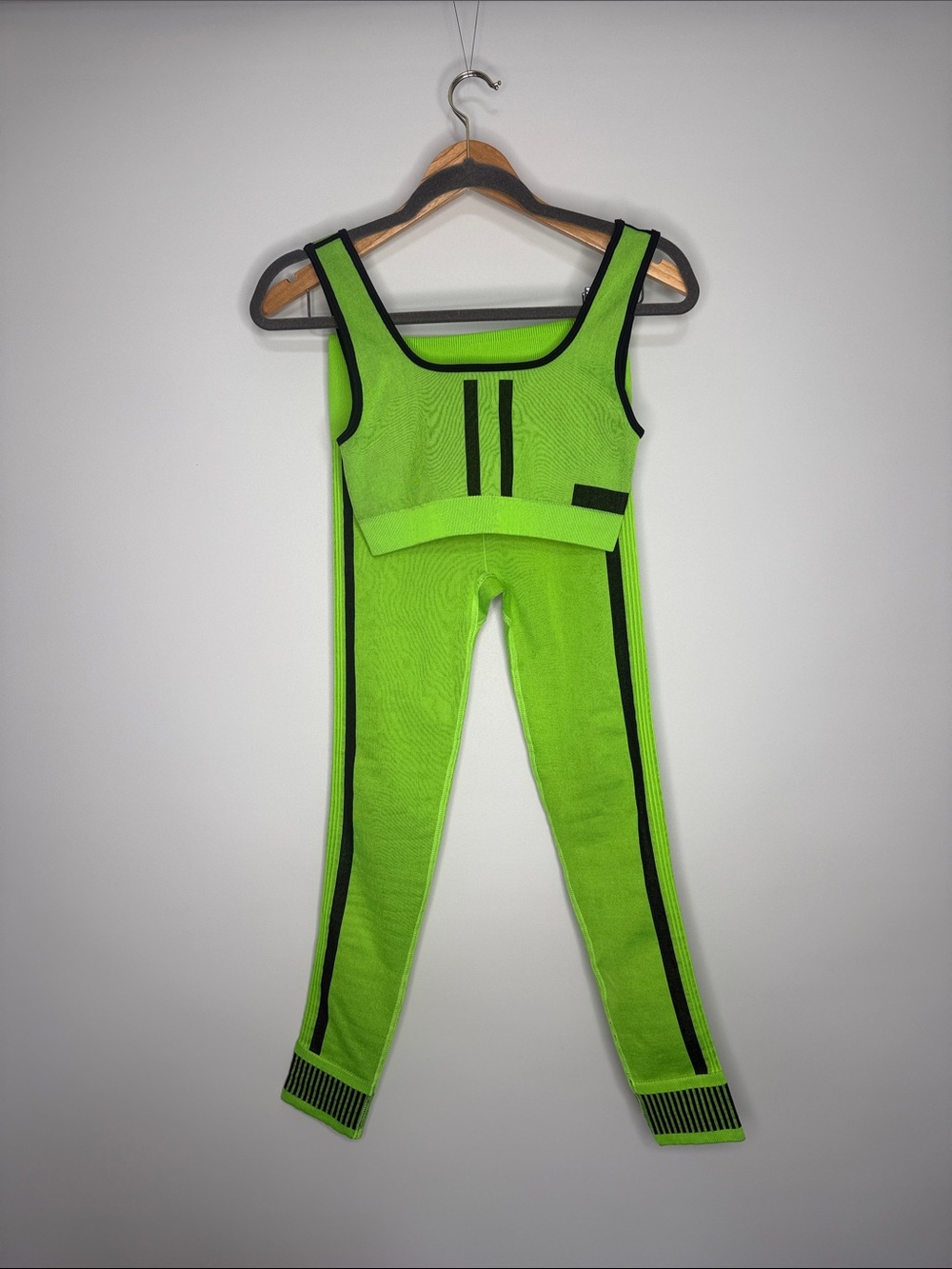 Fabletics Maddie Ziegler Neon Green Seamless Set Size Small